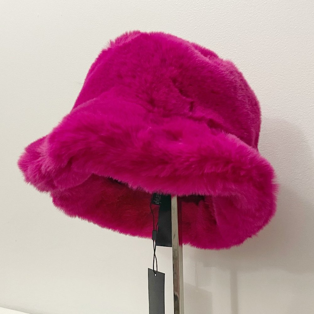 Faux Fur Pink Bucket hat